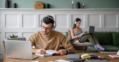 Banco Santander y Coursera abren inscripciones para 10 mil becas gratuitas en 13 países. Accede a más de 13.000 cursos de marketing, sostenibilidad, ciencia de datos y más, sin costo alguno.
