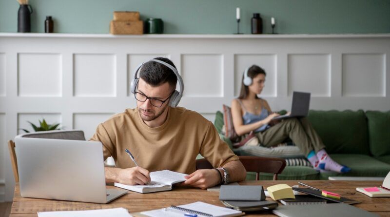 Banco Santander y Coursera abren inscripciones para 10 mil becas gratuitas en 13 países. Accede a más de 13.000 cursos de marketing, sostenibilidad, ciencia de datos y más, sin costo alguno.
