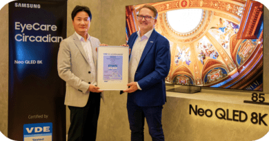 Los televisores Samsung Neo QLED y Lifestyle recibieron la certificación EyeCare Circadian, destacando su compromiso con la salud visual y el bienestar ocular. Esta tecnología mejora el confort y reduce la fatiga en la visión los televidentes.
