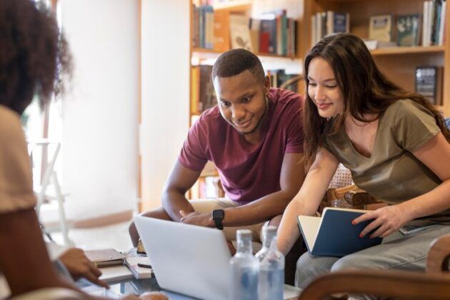 La Universidad de La Sabana (Colombia) sigue a la vanguardia en innovaci&oacute;n educativa gracias a su colaboraci&oacute;n con Oracle, optimizando procesos acad&eacute;micos y administrativos con tecnolog&iacute;as avanzadas como la nube y la inteligencia artificial.