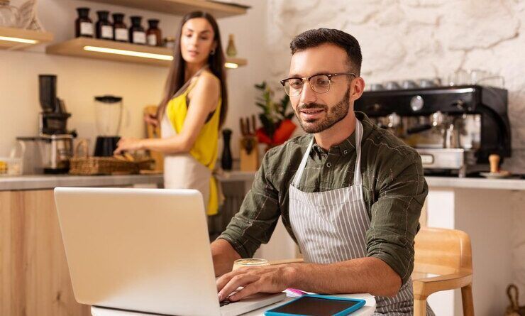 La digitalización es esencial para la supervivencia de las pymes en 2025. Conoce las herramientas tecnológicas clave que ayudarán a las pequeñas empresas a crecer y prosperar en un mundo cada vez más digital.