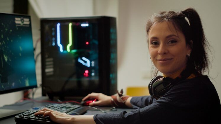 El D&iacute;a Internacional de la Mujer y la Ni&ntilde;a en la Ciencia, vuelve a ser motivo para una reflexi&oacute;n global acerca del compromiso con la equidad de g&eacute;nero en STEM, resaltando las barreras que enfrentan las mujeres cient&iacute;ficas y la importancia de iniciativas que promueven su talento y liderazgo en el &aacute;mbito cient&iacute;fico.