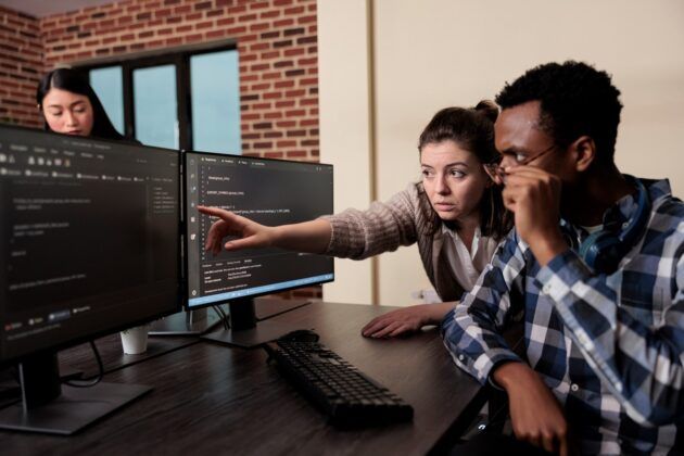 La Inteligencia Artificial Generativa (GenAI) transformar&aacute; el ciclo de vida del desarrollo de software en los pr&oacute;ximos 1 a 3 a&ntilde;os. Un nuevo informe de Globant y MIT revela el impacto y las oportunidades clave en este sector de la tecnolog&iacute;a.