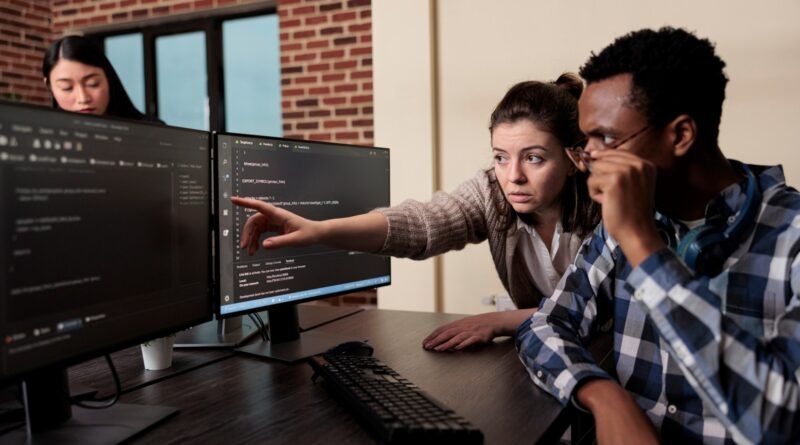 La Inteligencia Artificial Generativa (GenAI) transformará el ciclo de vida del desarrollo de software en los próximos 1 a 3 años. Un nuevo informe de Globant y MIT revela el impacto y las oportunidades clave en este sector de la tecnología.