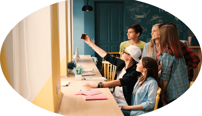 La implementación de fibra óptica en las instituciones educativas está transformando el aprendizaje, brindando acceso a información global y optimizando recursos. Este avance tecnológico mejora la conectividad de las aulas, facilita la colaboración docente y promueve una enseñanza más sostenible y moderna.
