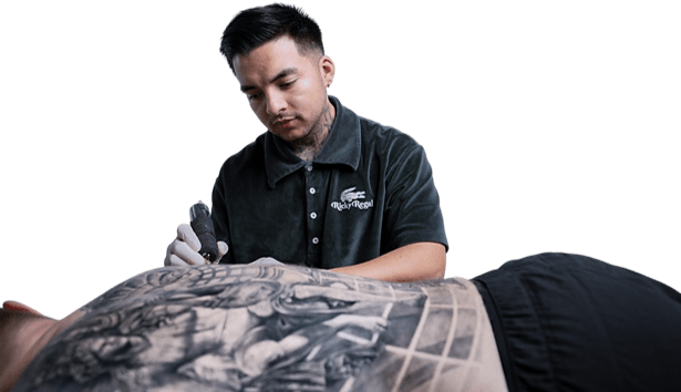 La IA de APZ permite a los usuarios visualizar sus tatuajes antes de realizarlos. A través de Instagram, podrás visualizar tu próximo tatuaje antes de hacerlo, facilitando la creación de diseños personalizados.