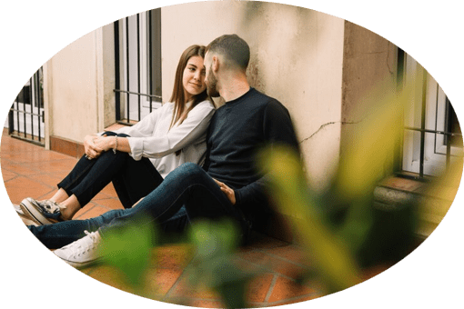 La evoluci&oacute;n en la tecnolog&iacute;a de la comunicaci&oacute;n ha cambiado la manera en que celebramos San Valent&iacute;n. Hoy, sin importar la distancia, los avances tecnol&oacute;gicos nos permiten compartir momentos especiales y expresar afecto con facilidad a trav&eacute;s de smartphones y redes sociales.